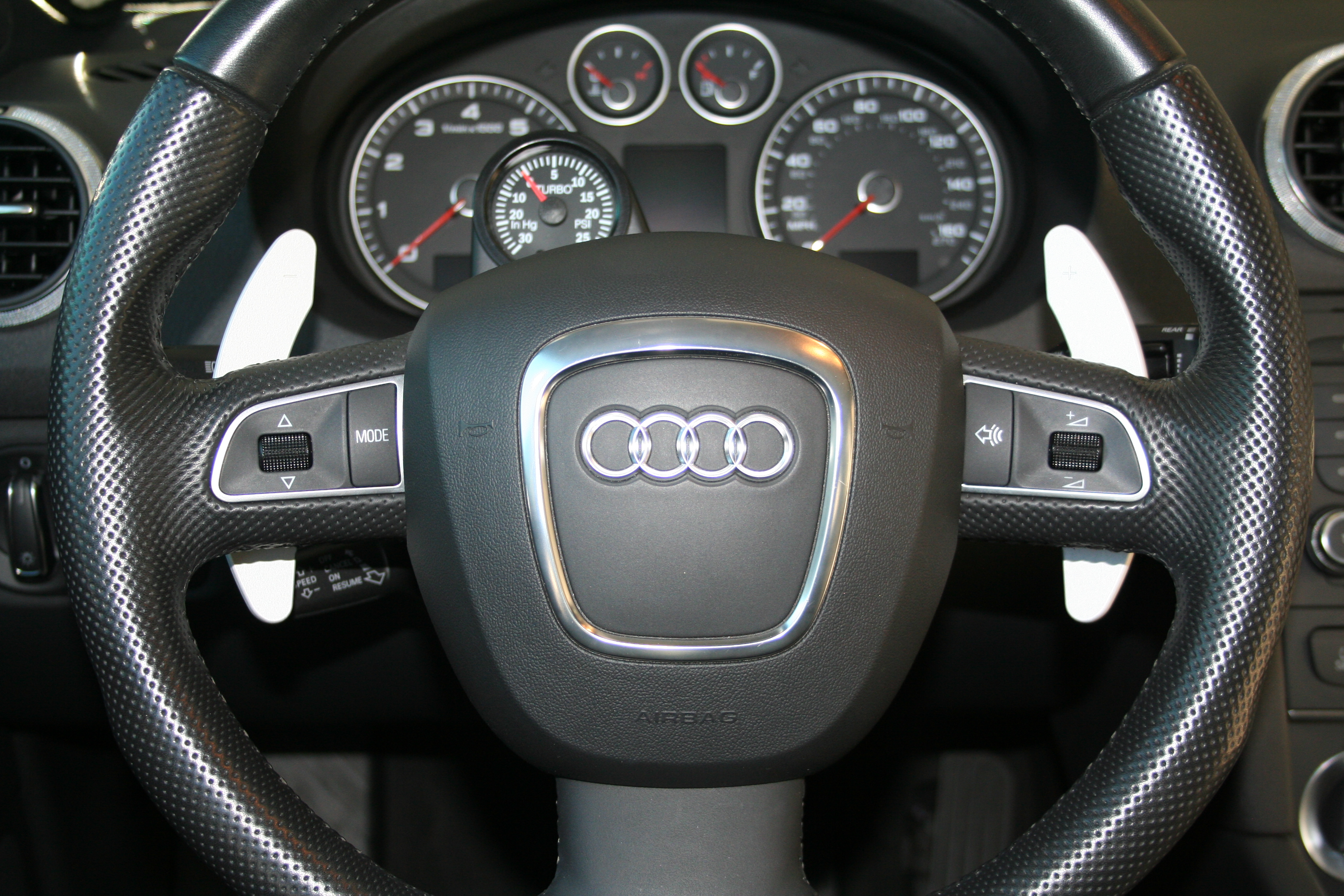 Audi-Paddle-Details
